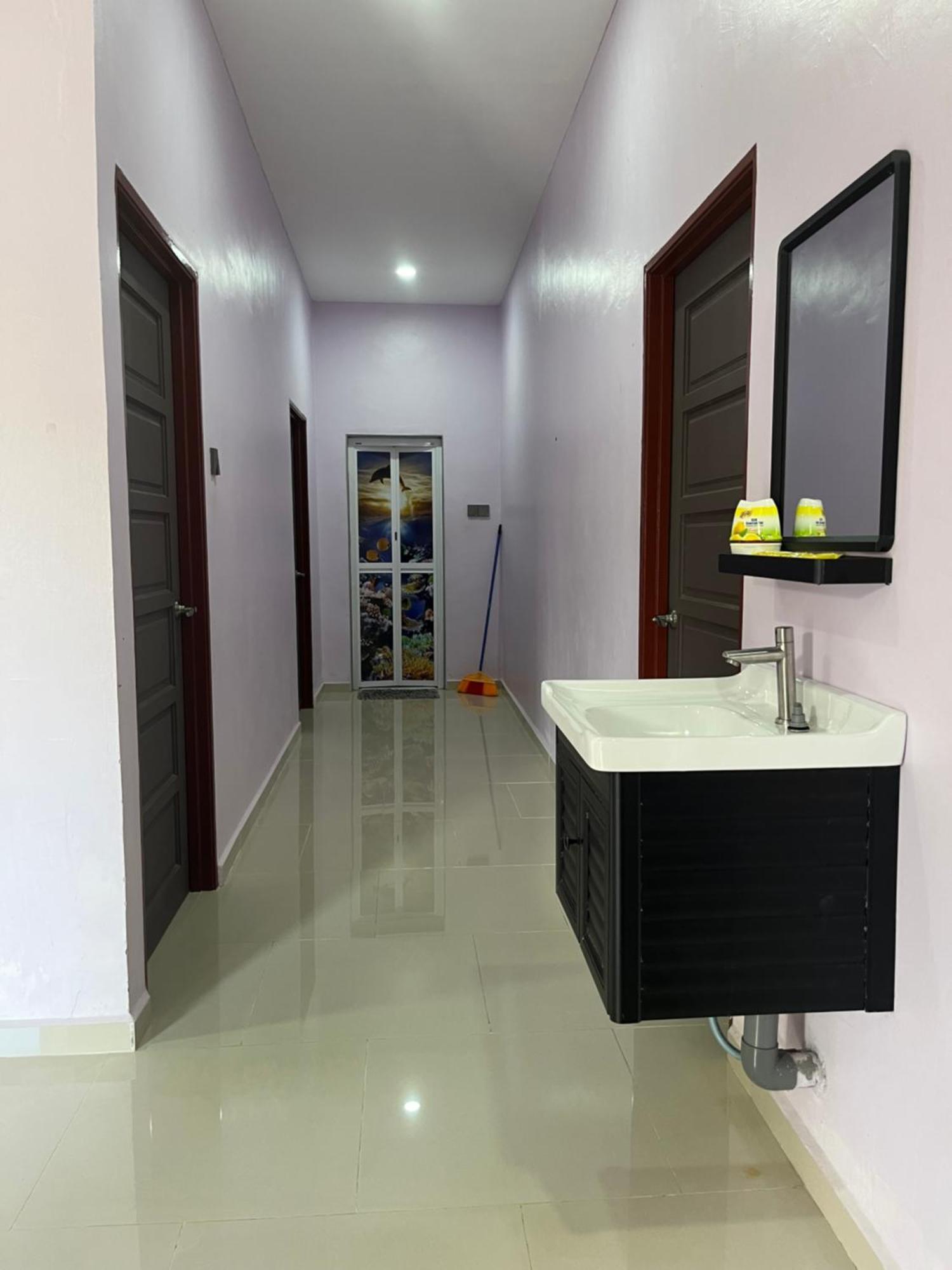 Razak Guest House Setiu Exterior foto