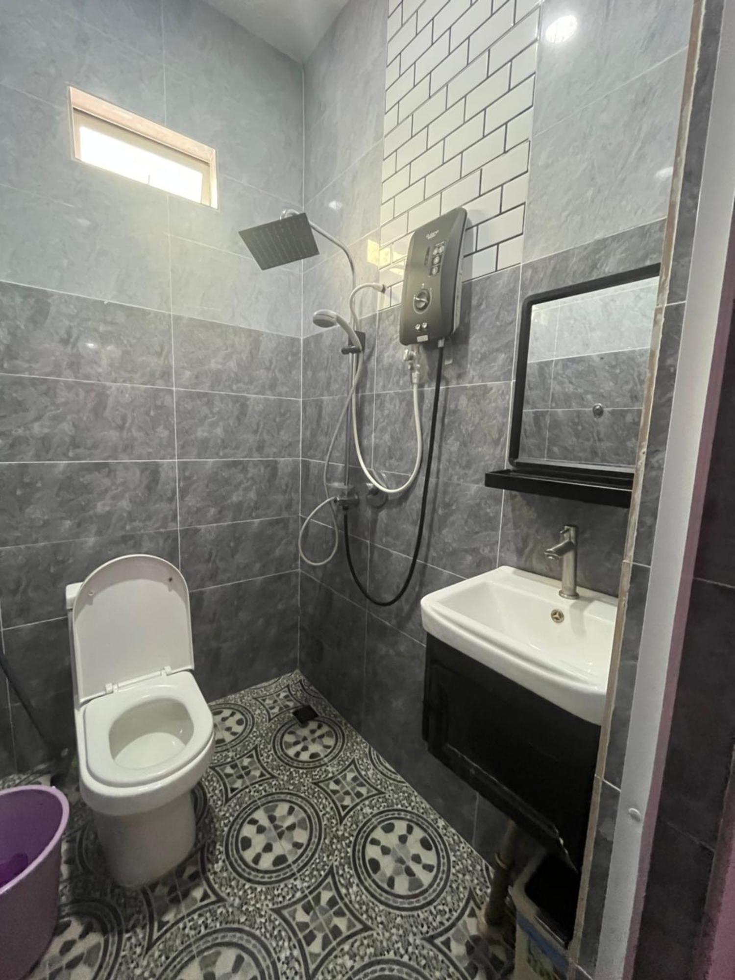 Razak Guest House Setiu Exterior foto