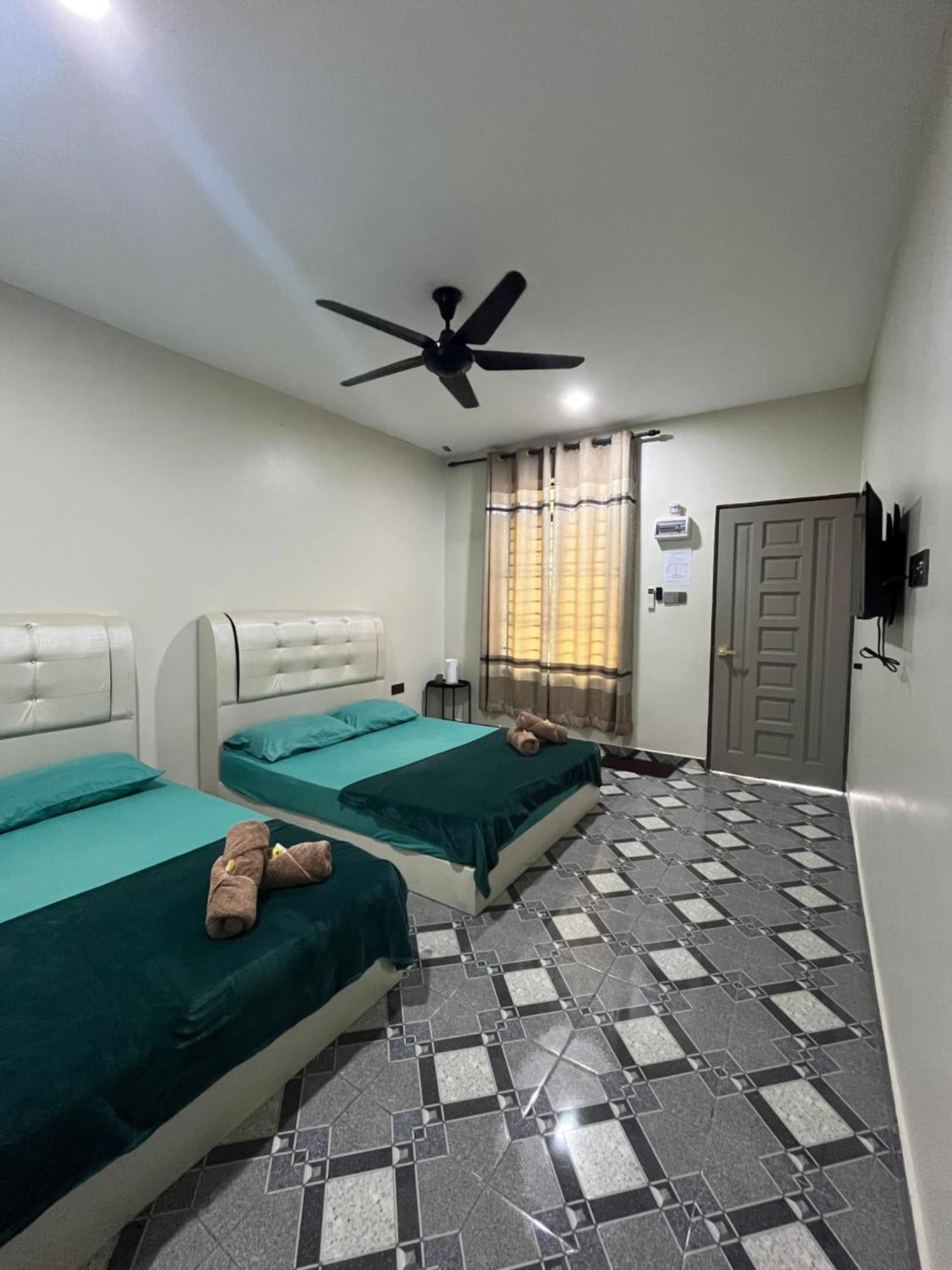 Razak Guest House Setiu Exterior foto